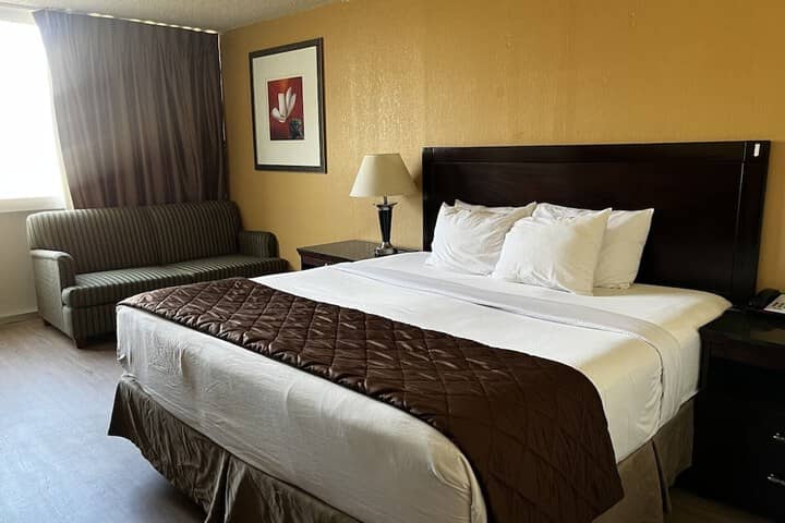 Room 10 of 27