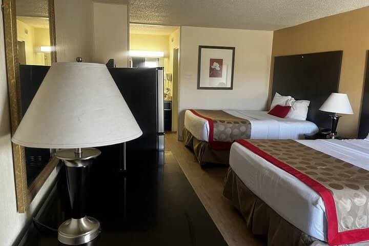 Room 9 of 27