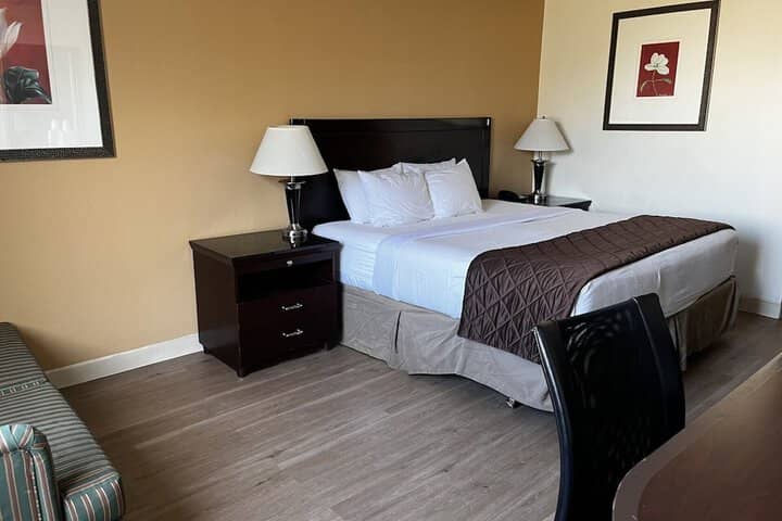 Room 12 of 27